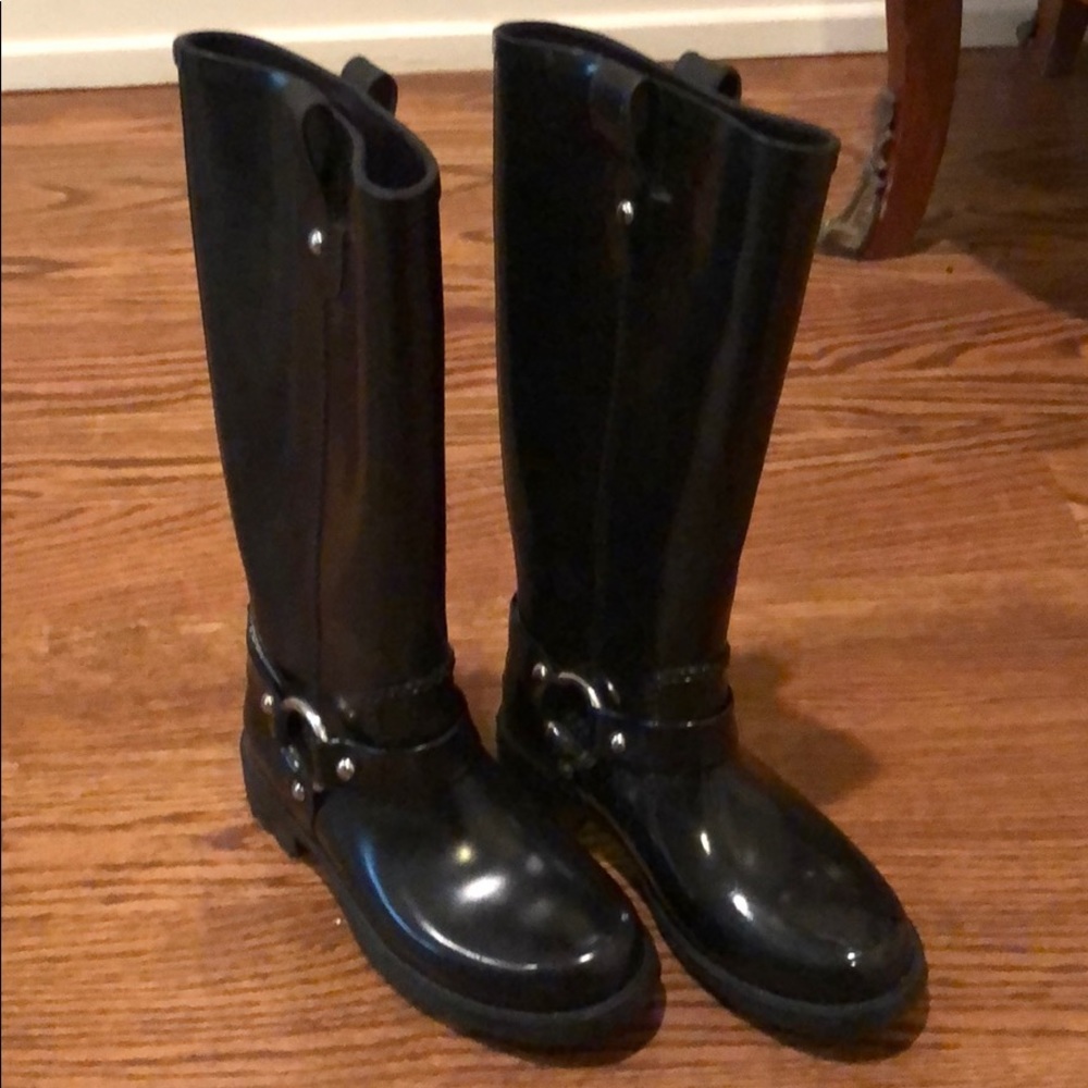 Barely worn, Black rubber high ladies rain boots